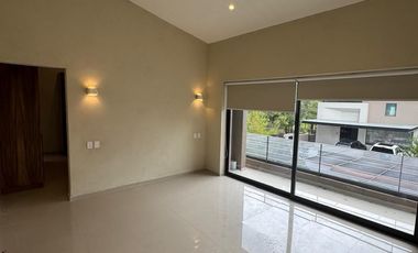 Casa NUEVA en RENTA en Club de Golf Altozano, Morelia