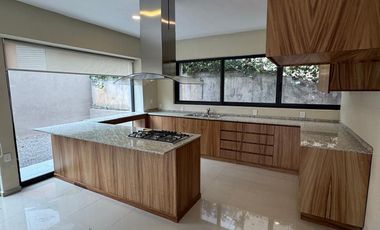 Casa NUEVA en RENTA en Club de Golf Altozano, Morelia