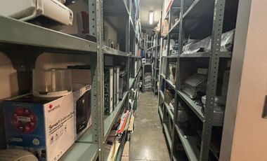 OFICINA DE DOS PISOS (OPCIÓN DE COMPRAR 1 SOLO PISO), EN VENTA CENTRO SUR QRO. 8