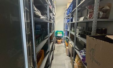 OFICINA DE DOS PISOS (OPCIÓN DE COMPRAR 1 SOLO PISO), EN VENTA CENTRO SUR QRO. 8