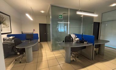 OFICINA DE DOS PISOS (OPCIÓN DE COMPRAR 1 SOLO PISO), EN VENTA CENTRO SUR QRO. 8