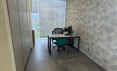 OFICINA DE DOS PISOS (OPCIÓN DE COMPRAR 1 SOLO PISO), EN VENTA CENTRO SUR QRO. 8