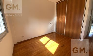 Excelente dos ambientes en alquiler en Lomas! Piso Alto! Full Amenities!