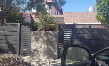 ALQUILER PH 2 AMB - WILDE COCHERA   PATIO    JARDIN SIN EXPENSAS