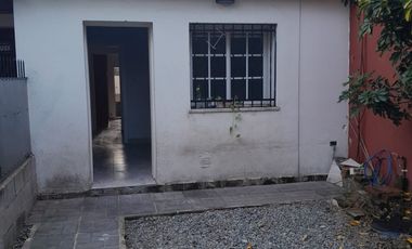 ALQUILER PH 2 AMB - WILDE COCHERA   PATIO    JARDIN SIN EXPENSAS