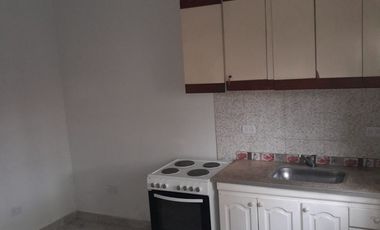 ALQUILER PH 2 AMB - WILDE COCHERA   PATIO    JARDIN SIN EXPENSAS