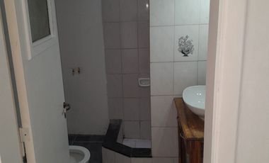 ALQUILER PH 2 AMB - WILDE COCHERA   PATIO    JARDIN SIN EXPENSAS