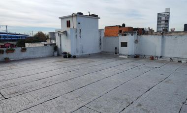 PH en  Sarandi - Avellaneda- VENTA.