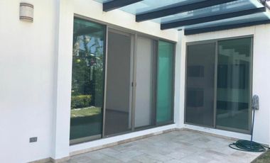 RENTO CASA TIPO RESIDENCIA EN LOMAS DE ANGELOPOLIS