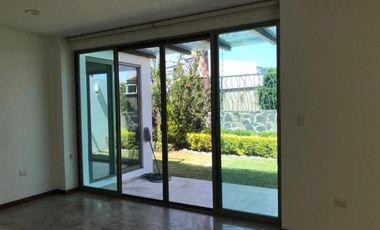 RENTO CASA TIPO RESIDENCIA EN LOMAS DE ANGELOPOLIS