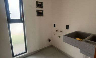 CASA EN VENTA ALTO SUR, COTO CIMA INT. 133