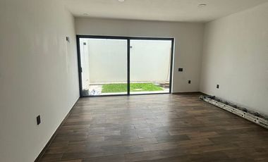 CASA EN VENTA ALTO SUR, COTO CIMA INT. 133