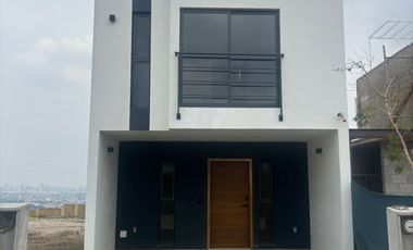 CASA EN VENTA ALTO SUR, COTO CIMA INT. 133