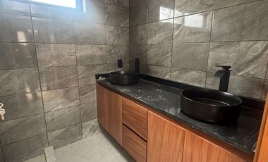 CASA EN VENTA EN ALTO SUR, COTO CIMA  INT. 35