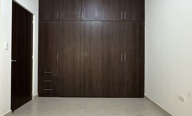 CASA EN RENTA CON ESTUDIO JURIQUILLA QUERETARO