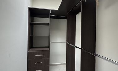 CASA EN RENTA CON ESTUDIO JURIQUILLA QUERETARO