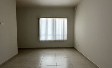 CASA EN RENTA CON ESTUDIO JURIQUILLA QUERETARO