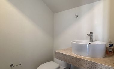 CASA EN RENTA CON ESTUDIO JURIQUILLA QUERETARO