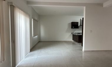 CASA EN RENTA CON ESTUDIO JURIQUILLA QUERETARO