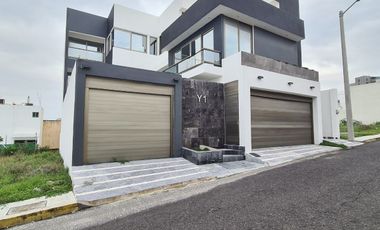 Casa en VENTA en PLAYAS DEL CONCHAL | 5 recámaras