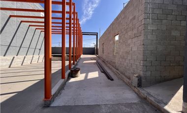 Bodega # 5  Clase A con altura libre de 8 Metros. Juárez Chi