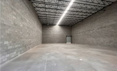 Bodega # 5  Clase A con altura libre de 8 Metros. Juárez Chi