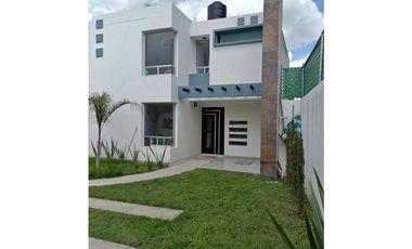 Casa En Venta Dentro De Fraccionamiento En Casa Blanca