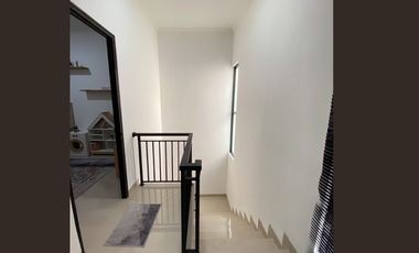 Rumah baru 2 lantai murah sktr kawasan perintis kemerdekaan