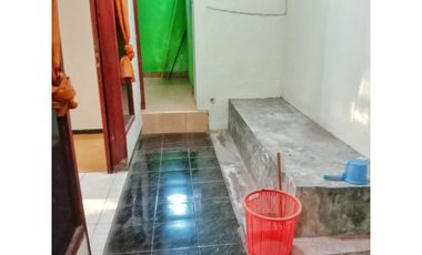 Disewakan Rumah Hook Yang Luas Di Jantung Kota