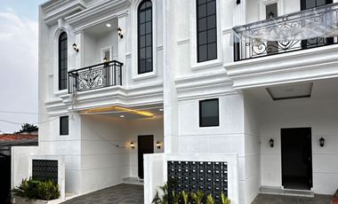 Rumah 1 M an mewah dalam cluster Jagakarsa