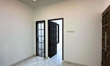 Rumah 1 M an mewah dalam cluster Jagakarsa