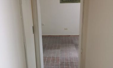 Dpto 2 amb al frente, excelente ubicacion: Hipolito Yrigoyen 9115, Lomas de Zamora