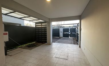 Duplex 3 dormitorios amplios. Barrio Rincon de Emilio