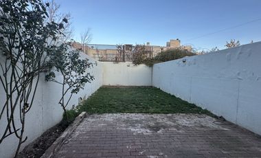 Duplex 3 dormitorios amplios. Barrio Rincon de Emilio