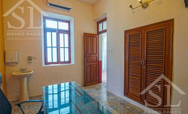 Casa en Venta, Garcia Gineres en Esquina cerca de Av Colon