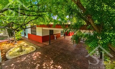 Casa en Venta, Garcia Gineres en Esquina cerca de Av Colon