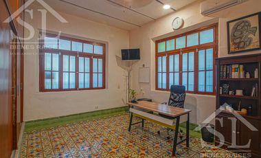 Casa en Venta, Garcia Gineres en Esquina cerca de Av Colon