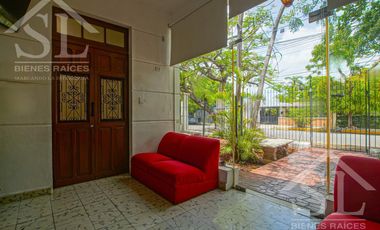 Casa en Venta, Garcia Gineres en Esquina cerca de Av Colon