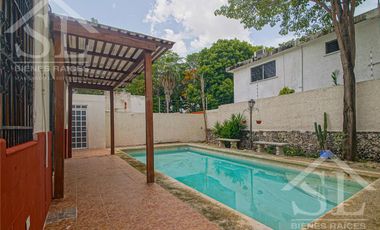 Casa en Venta, Garcia Gineres en Esquina cerca de Av Colon