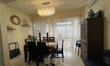 Venta de casa en Praderas de San Antonio 4 habitaciones