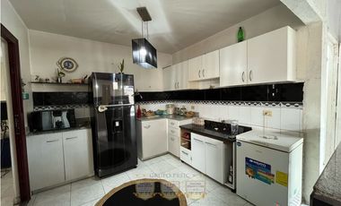 Venta de casa en Praderas de San Antonio 4 habitaciones