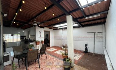 Venta de casa en Praderas de San Antonio 4 habitaciones