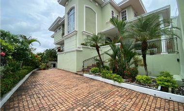 BETANIA / DOS MARES / 692M / 5 HABITACION / 2 NIVEL  / DEN / TERRAZA