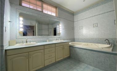 BETANIA / DOS MARES / 692M / 5 HABITACION / 2 NIVEL  / DEN / TERRAZA