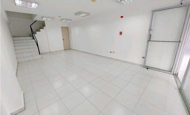 ALQUILER LOCAL DOS NIVELES EN EL CANGREJO A PASOS DE VIA ARGENTINA