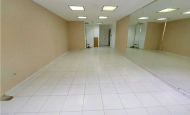 ALQUILER LOCAL DOS NIVELES EN EL CANGREJO A PASOS DE VIA ARGENTINA