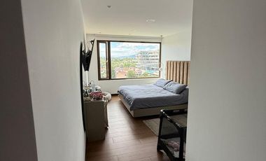 Departamento en Renta en Cumbayá, excelente ubicación