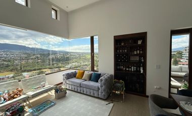 Departamento en Renta en Cumbayá, excelente ubicación