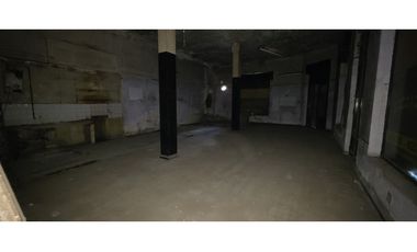 AMPLIO LOCAL COMERCIAL + PH DE 3  AMB + DEPARTAMENTO DE 4 AMB