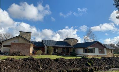 SE ALQUILA IMPORTANTE PROPIEDAD EN EL BOLSÓN